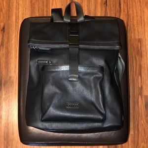 GUESS MEN’S BLACK PU LEATHER BACKPACK